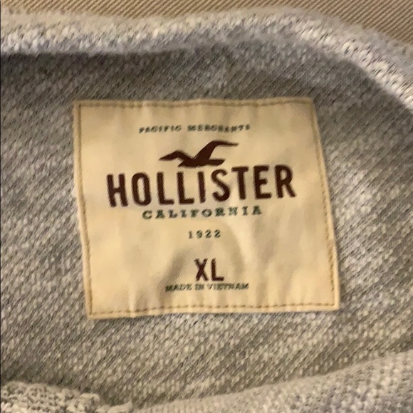 Hollister Men’s Sweater Shirt - Picture 2 of 2